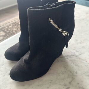 Zigi Soho Karlie Black Suede Ankle Boots